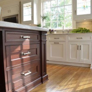 Elegant kitchen photo in New York