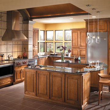 StarMark Cabinetry Kitchen in a Transitional Design