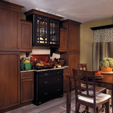 StarMark Cabinetry Kitchen Remodel in two colors