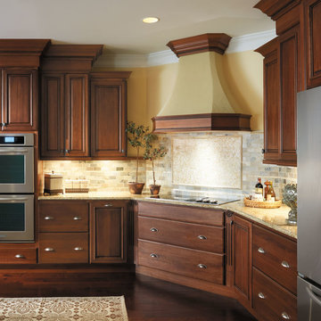 StarMark Cabinetry Traditional Kitchen in Lyptus and Maple