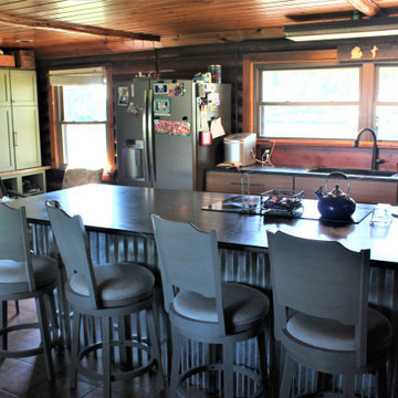 Starmark Kitchen, Dry Bar, Lockers in Hickory Bridgeport Oregano/Maple Sage