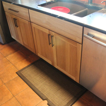 Starmark Kitchen, Dry Bar, Lockers in Hickory Bridgeport Oregano/Maple Sage