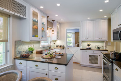 Design ideas for a traditional kitchen in Miami with a feature wall.
