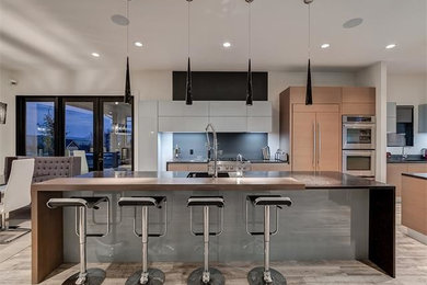 Inspiration for a contemporary kitchen remodel in Calgary