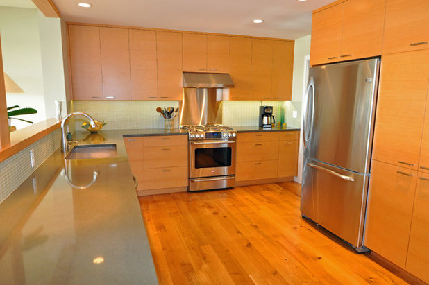 Contemporary Kitchen by Ventana Construction LLC