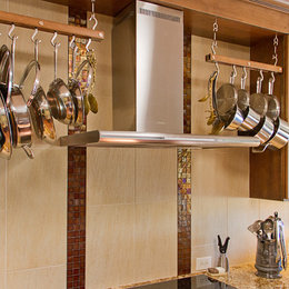 https://www.houzz.com/hznb/photos/storage-ideas-traditional-kitchen-phoenix-phvw-vp~2403146