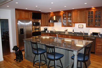 Example of an eclectic kitchen design in DC Metro