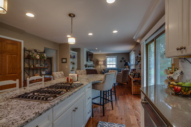 Example of a mid-sized transitional kitchen design in Milwaukee