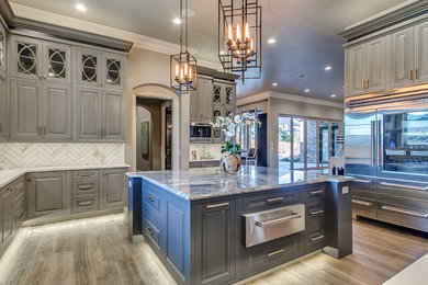 Example of a transitional kitchen design in Oklahoma City