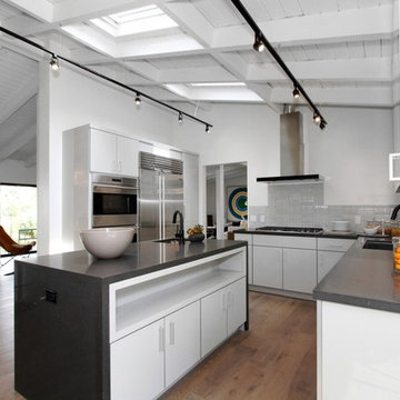 Studio City Acrylic Laminate High Gloss kitchen
