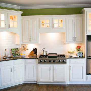 Stunning White and Fresh Green Kitchen Space