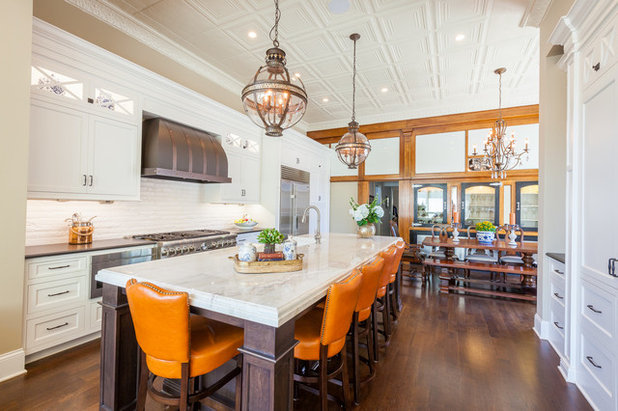 Traditional Kitchen by Leslie Hutchison Interiors, LLC