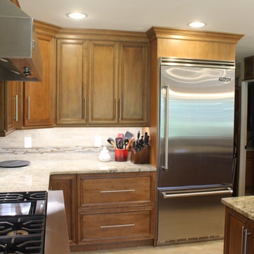 Stylish Transitional Kitchen