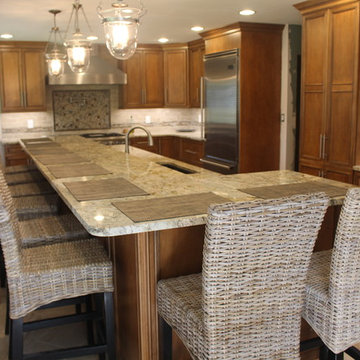 Stylish Transitional Kitchen