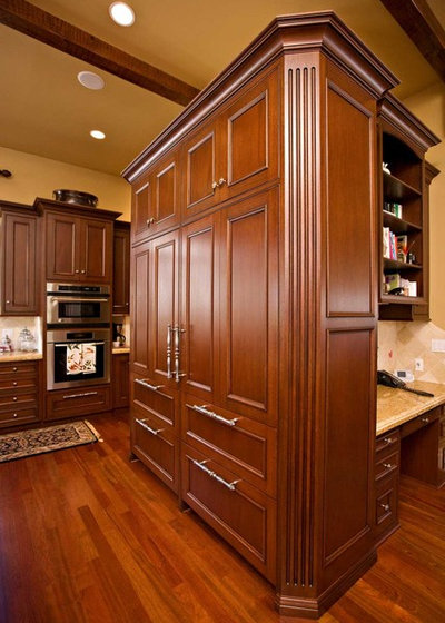 Traditional Kitchen by Bill Fry Construction - Wm. H. Fry Const. Co.