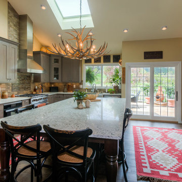 Suburban Contemporary Kitchen