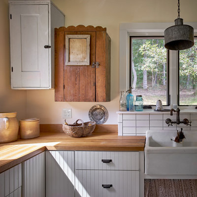 Farmhouse Kitchen by Elizabeth Eason Architecture LLC