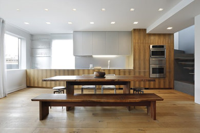 Стильный дизайн: кухня в стиле модернизм с обеденным столом - последний тренд