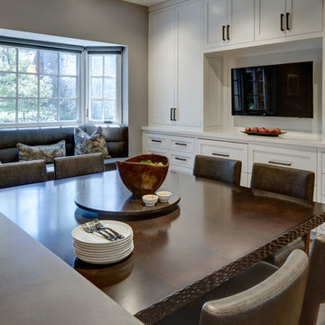Summit art collectors' transitional home renovation