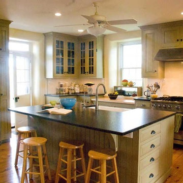 Sunny kitchen with with hardworking stainless JennAir and Viking appliances.