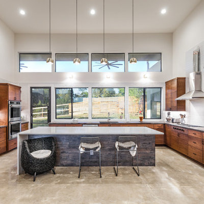 Trendy kitchen photo in Austin