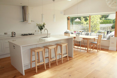 Inspiration for a medium sized contemporary kitchen in Dublin.