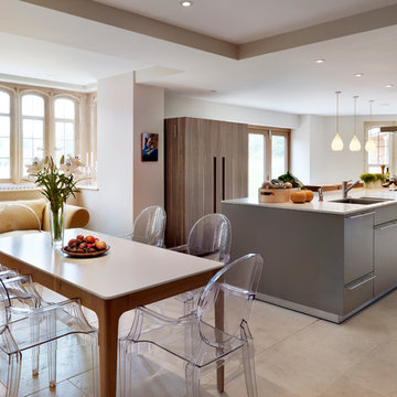 Sympathetic addition to a Cotswold-stone family home