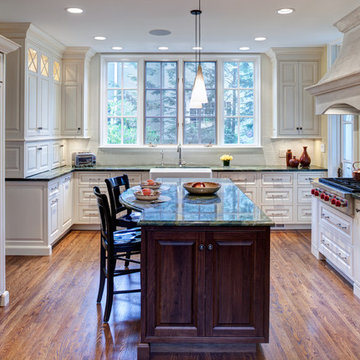 Tailored Traditional Kitchen