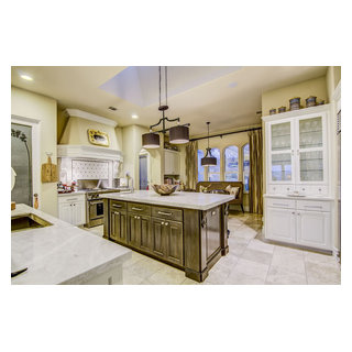 Scottsdale Traditional Kitchen, Taj Mahal Island - Traditional - Kitchen -  Phoenix - by Chisel Marble & Granite