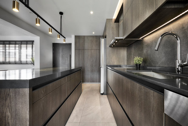 Modern Kitchen by Icon Interior Design Pte Ltd