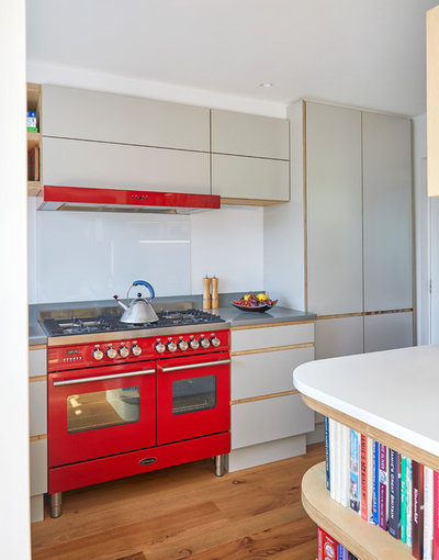 Midcentury Kitchen by Slightly Quirky Ltd
