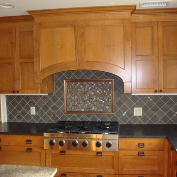 Teaneck, NJ Kitchen Maple Cabinets