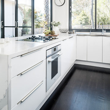 Templestowe Minimalist with Metallic Accents