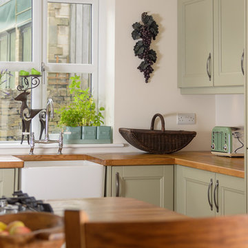 Tempt yourself into the ultimate country kitchen with classic design and colours