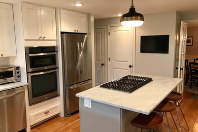 This is an example of a kitchen in Cincinnati.