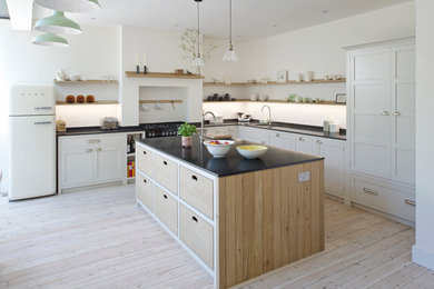 Moderne Küche in Sussex