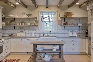 Inspiration for a cottage kitchen remodel in Chicago