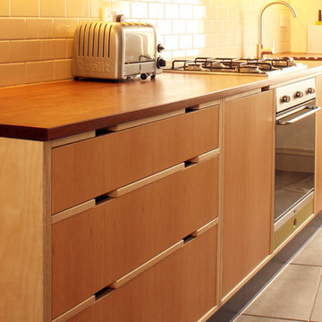 The Gardeners: Oak Veneer Plywood Kitchen Cabinets with Teak Worktop