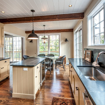 The Grantham Lakehouse