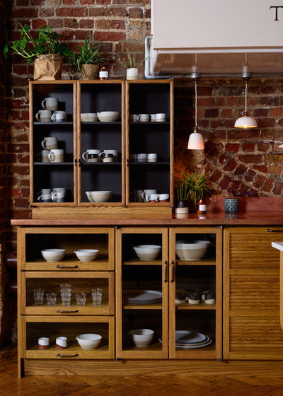 Traditional Kitchen by deVOL Kitchens