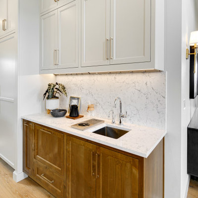 Example of a classic kitchen design in Portland