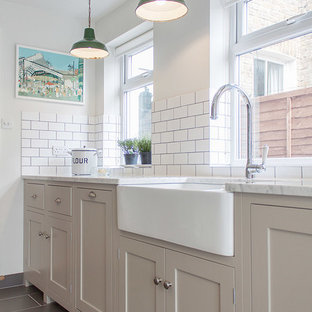 Contemporary kitchen appliance - Inspiration for a contemporary kitchen remodel in London