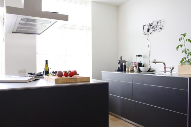 Contemporary Kitchen by Holly Marder