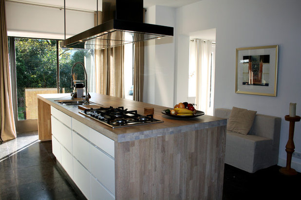 Contemporary Kitchen by Holly Marder