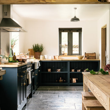 The Leicestershire Kitchen in the Woods by deVOL