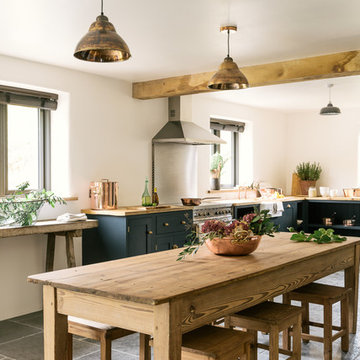 The Leicestershire Kitchen in the Woods by deVOL