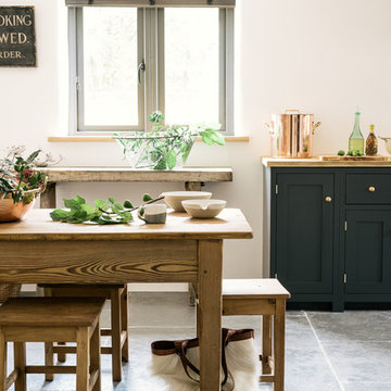 The Leicestershire Kitchen in the Woods by deVOL