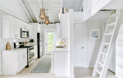 Houzz Tour: Small Space Living in a Chic Coastal Cottage