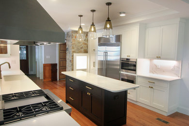 Transitional kitchen photo in Raleigh