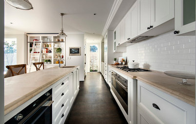 19 Traditional White Kitchens Loved by Houzzers